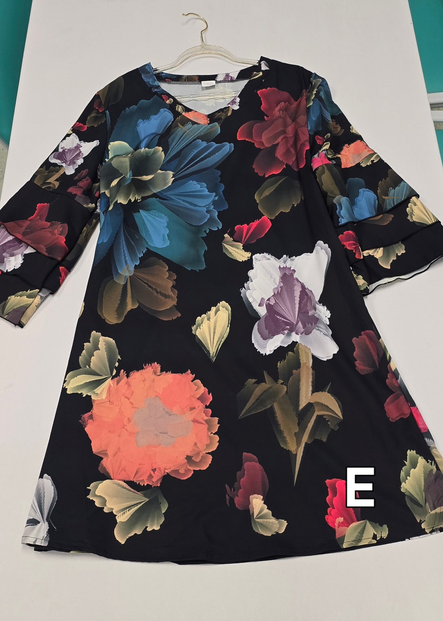 City handpainted floral Women's Stacked Ruffle Sleeve Dress