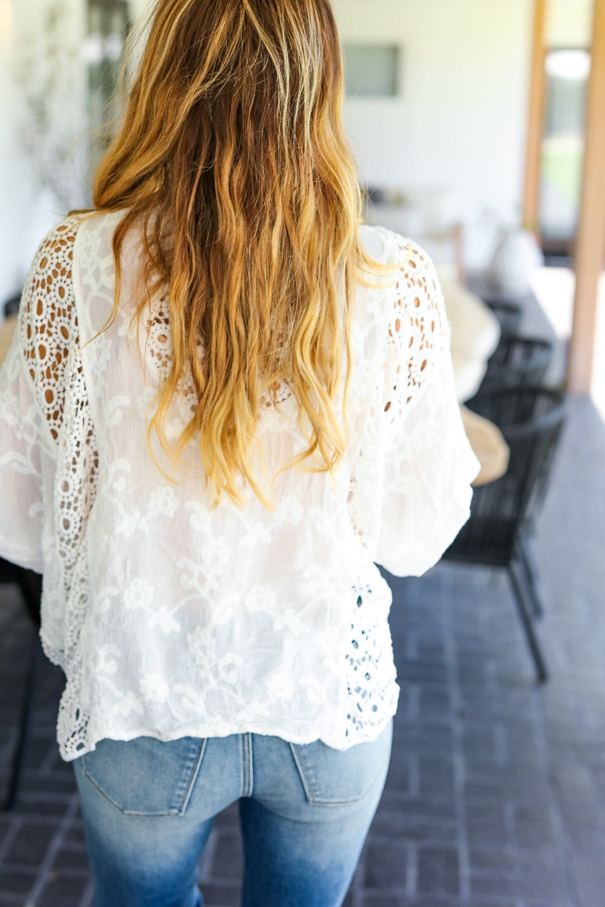 Lock Eyes White Floral Crochet Cropped Kimono